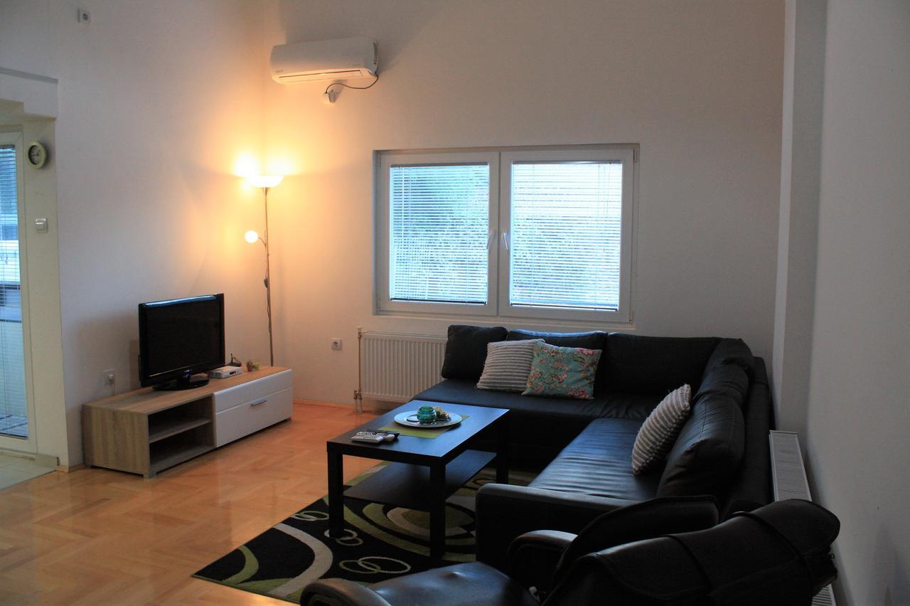 Regina'S Apartments 斯科普里 外观 照片