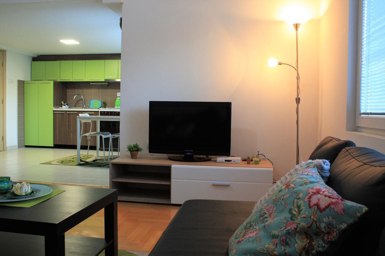 Regina'S Apartments 斯科普里 外观 照片