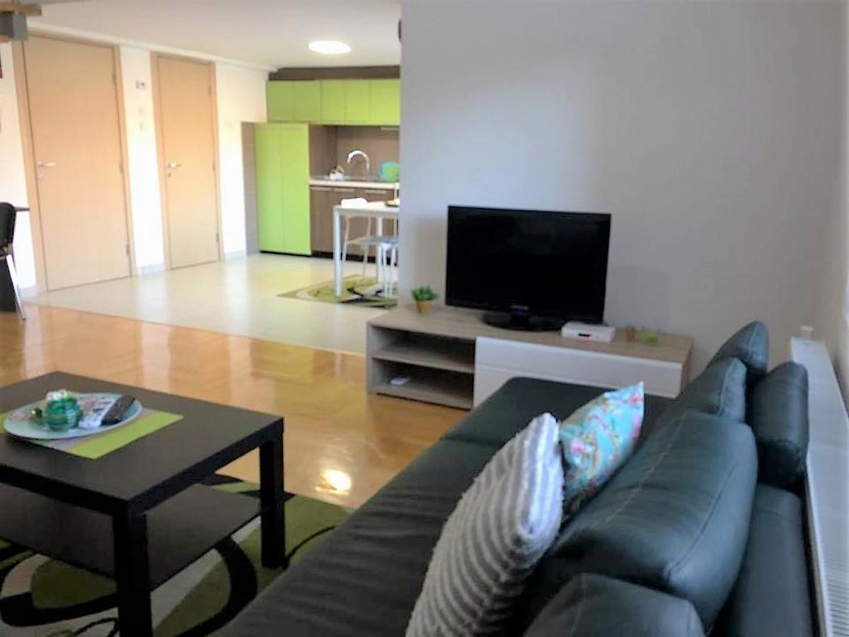Regina'S Apartments 斯科普里 外观 照片