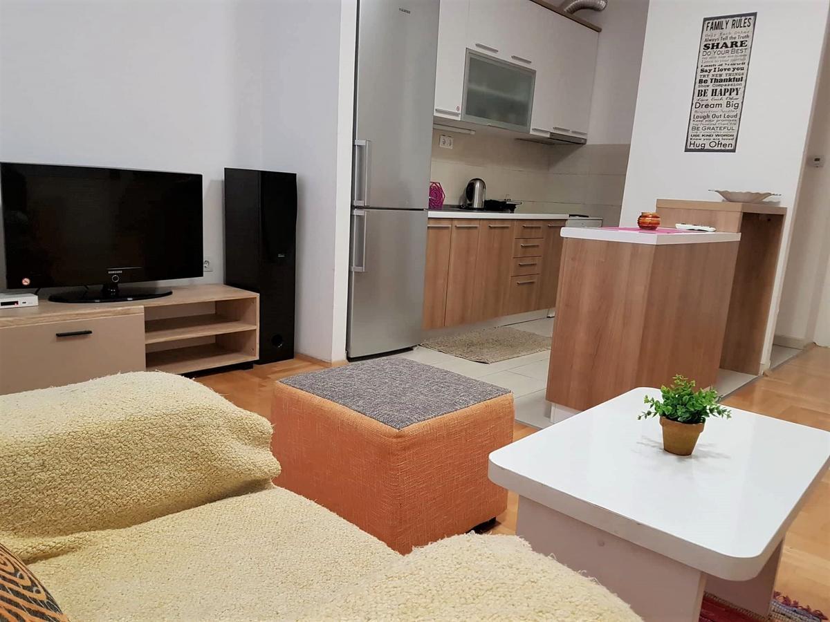 Regina'S Apartments 斯科普里 外观 照片