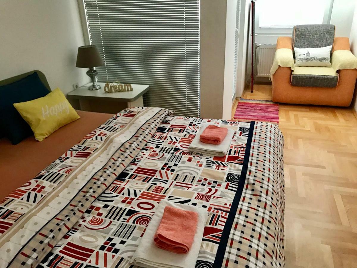 Regina'S Apartments 斯科普里 外观 照片