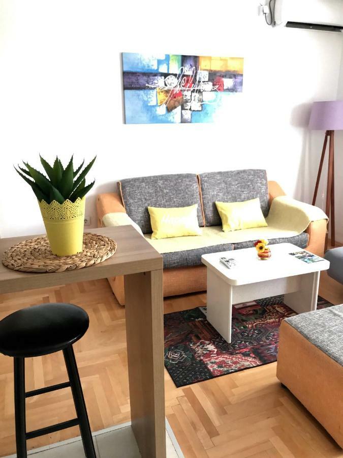 Regina'S Apartments 斯科普里 外观 照片