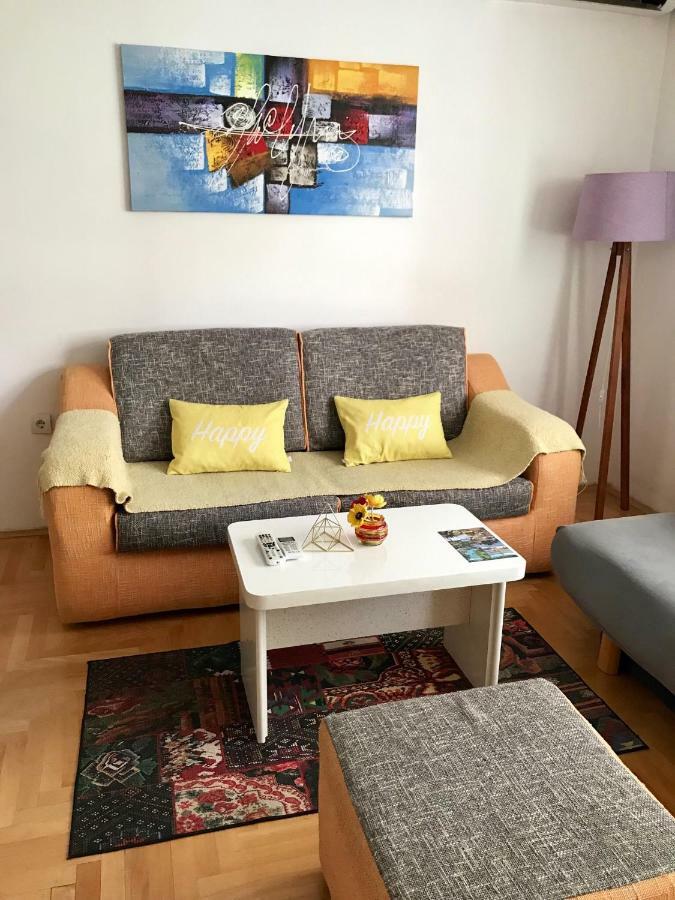 Regina'S Apartments 斯科普里 外观 照片