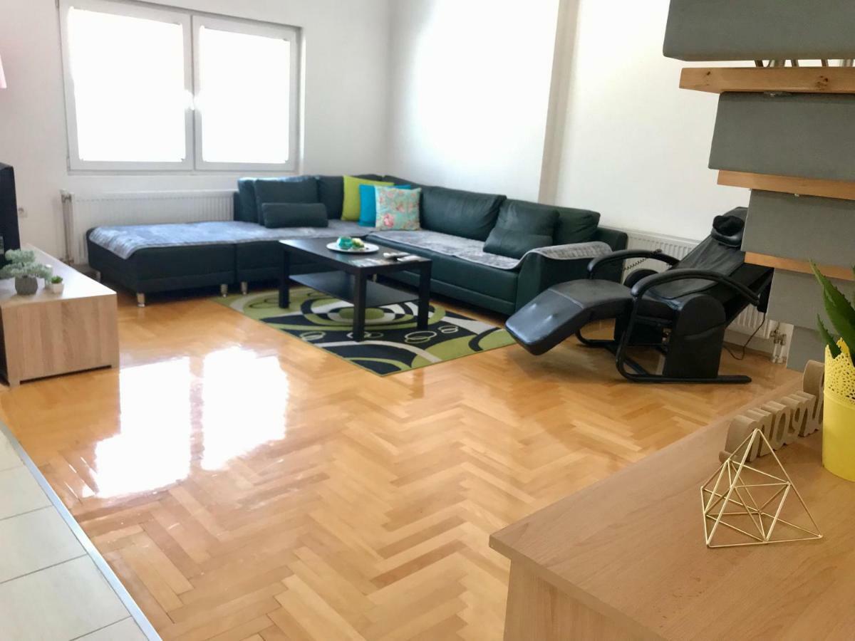 Regina'S Apartments 斯科普里 外观 照片