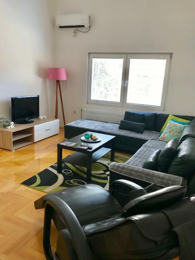 Regina'S Apartments 斯科普里 外观 照片