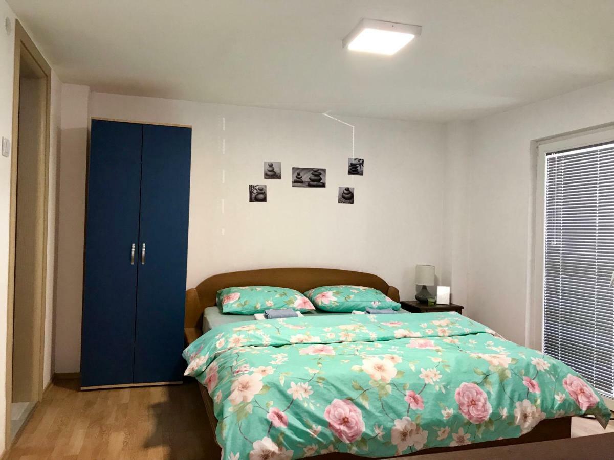 Regina'S Apartments 斯科普里 外观 照片