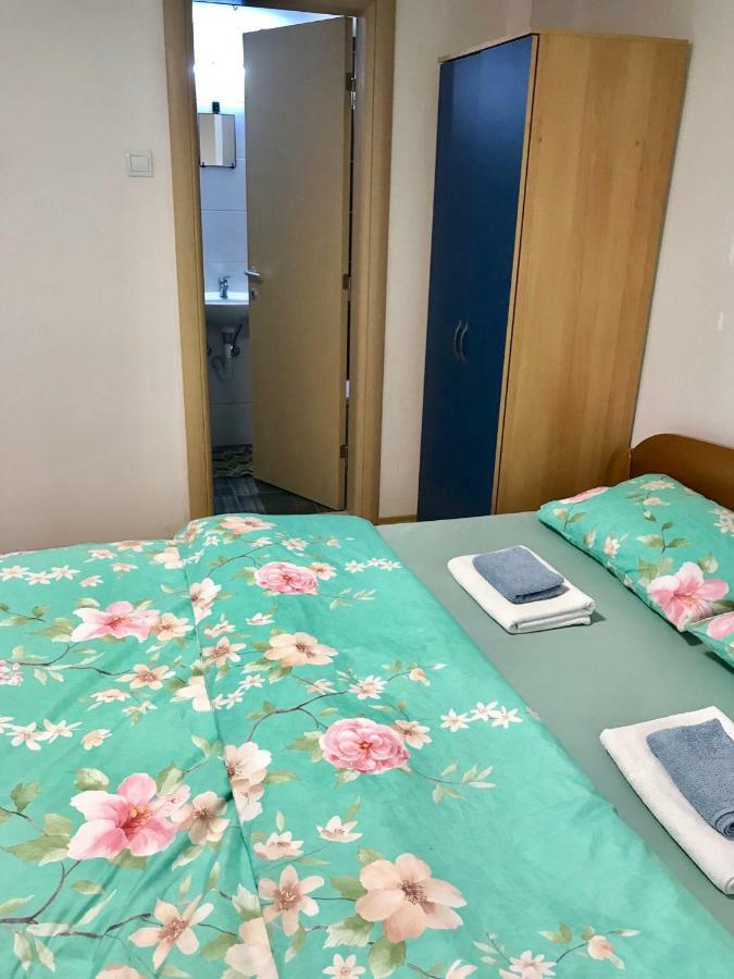 Regina'S Apartments 斯科普里 外观 照片