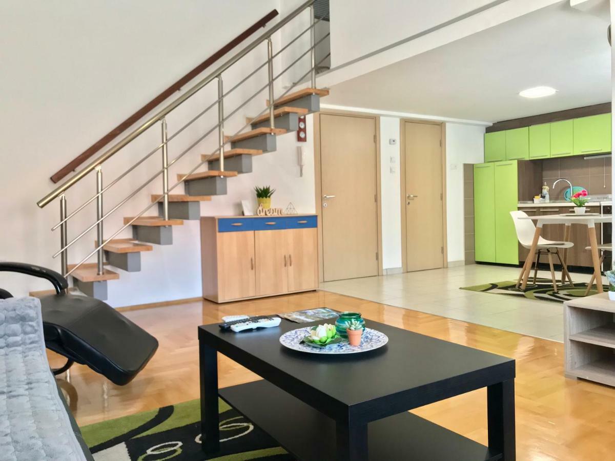Regina'S Apartments 斯科普里 外观 照片